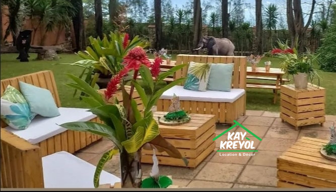 Pallet Lounge Set - 5 Piece